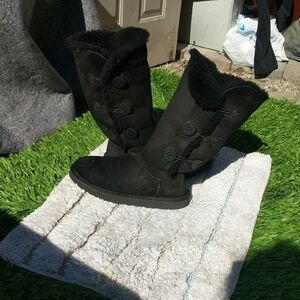 UGG Black Button-Accent Shearling-Lined Mid-Calf Boots